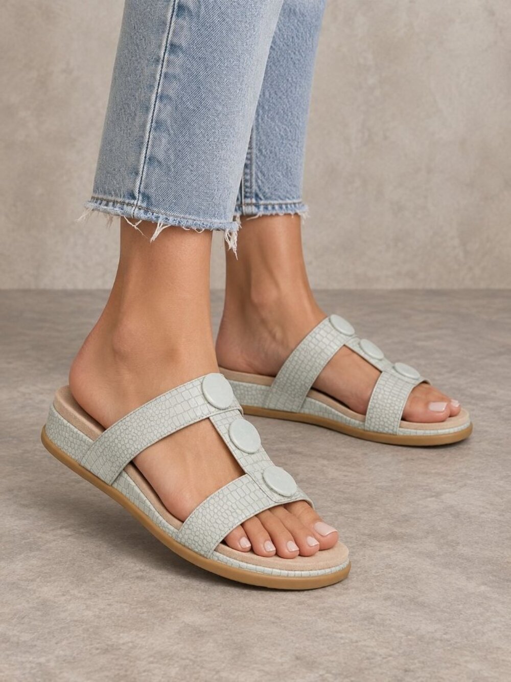 NEW Vionic Serra Sandals in Mint Green Size 10